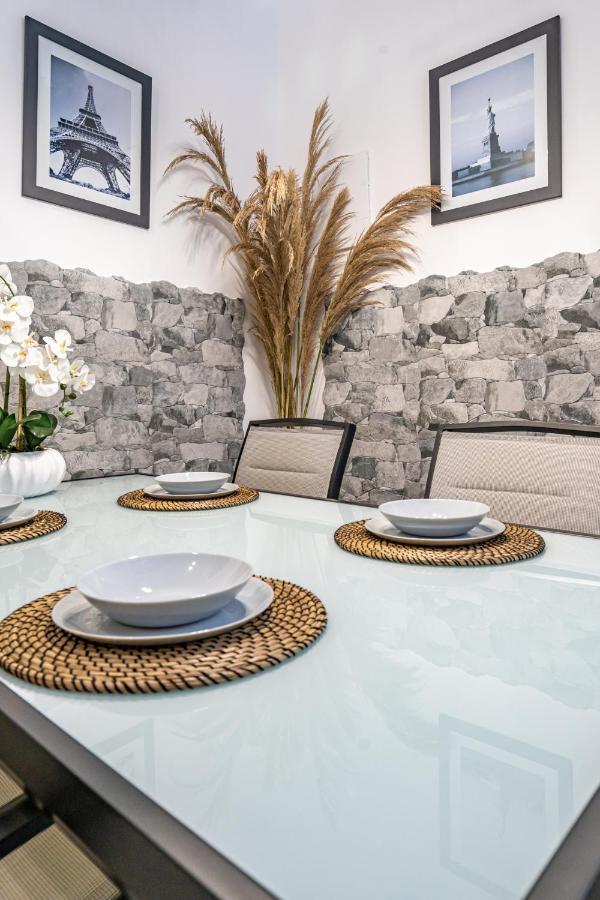 Exquisite Studio Apartment With An Original Design Valência Exterior foto